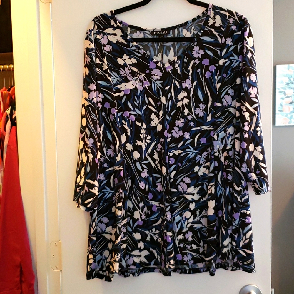 Flowy floral blouse